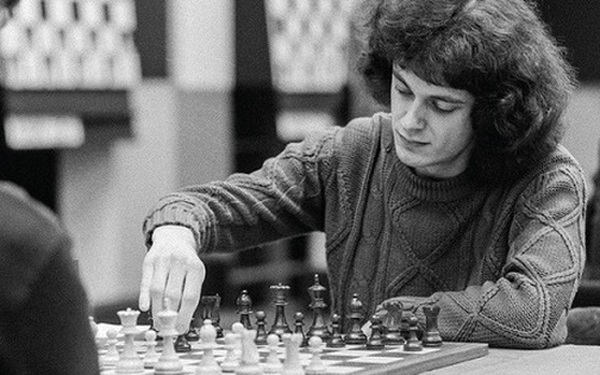Thiên tài cờ vua nước Anh chọn "sống khác", tránh xa hào nhoáng