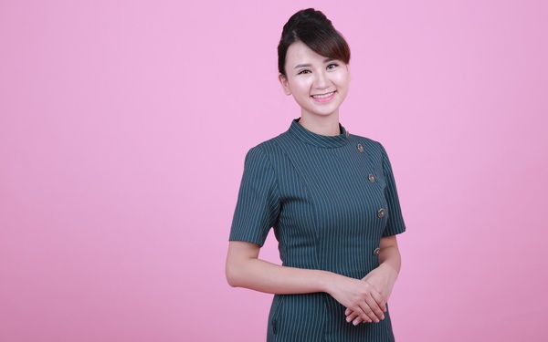 Quỳnh Hạnh thành lập Tiệm Mọt với ấp ủ lan tỏa ngôn ngữ mẹ đẻ đến những người con Việt xa quê. Quỳnh Hạnh thành lập Tiệm Mọt với ấp ủ lan tỏa ngôn ngữ mẹ đẻ đến những người con Việt xa quê.