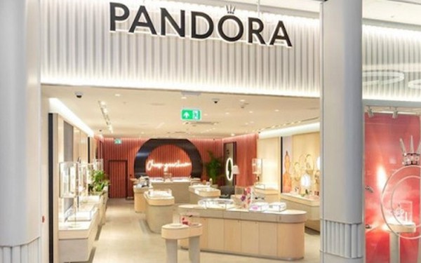Thương hiệu đồ trang sức nổi tiếng Pandora đóng cửa 1/4 số cửa hàng bán ...