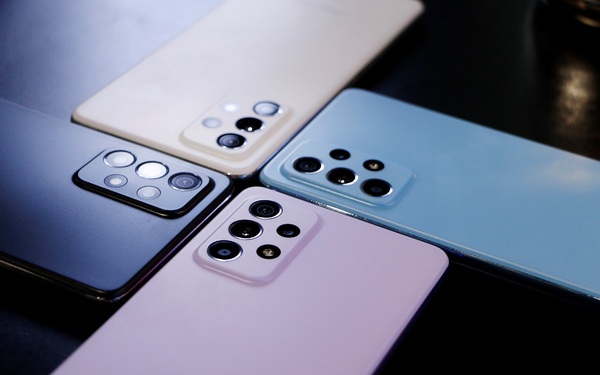 Từ ngày 18 – 22/3, khách hàng có thể đăng ký suất mua trước bộ đôi Galaxy A52 / A72 để nhận trọn bộ ưu đãi thiết thực từ FPT Shop. Từ ngày 18 – 22/3, khách hàng có thể đăng ký suất mua trước bộ đôi Galaxy A52 / A72 để nhận trọn bộ ưu đãi thiết thực từ FPT Shop.