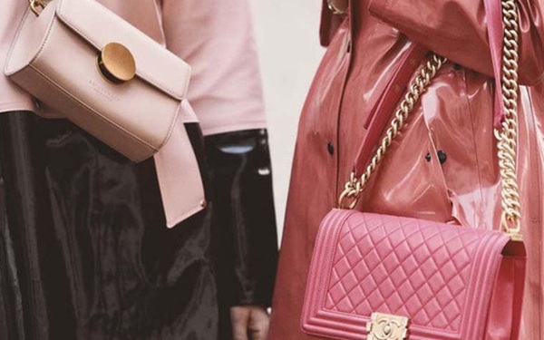 TPHCM Phát hiện hàng ngàn giày dép áo quần đồng hồ giả hiệu Chanel  Burberry LV Rolex