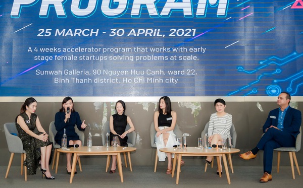 Tọa đàm trong sự kiện sự kiện EmPower Kick off. Tọa đàm trong sự kiện sự kiện EmPower Kick off.