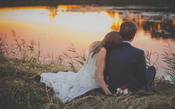 Kết hôn 6 năm, tôi mới nhận ra rằng hôn nhân thì ra là một cuộc vật lộn giữa tình yêu và tiền bạc, trong đó tiền chính là không khí!