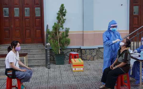 TP Hồ Chí Minh sẽ lấy mẫu xét nghiệm diện rộng trên toàn thành phố. TP Hồ Chí Minh sẽ lấy mẫu xét nghiệm diện rộng trên toàn thành phố.