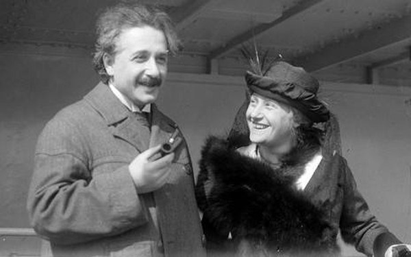 Người vợ thứ hai của thiên tài Albert Einstein: Cô em họ mang danh "kẻ thứ 3" khiến vợ cả đau khổ và cuộc sống buồn tủi ít ai thấu - Vimarsana News