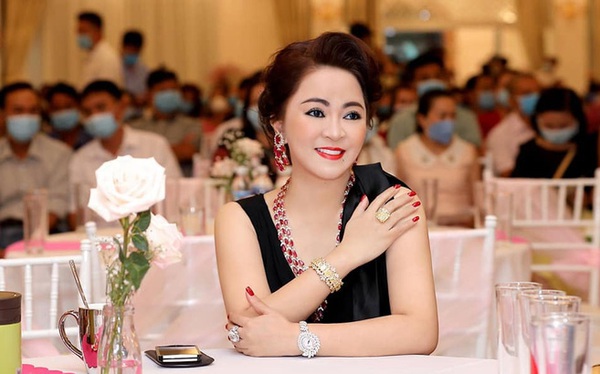 Bà chủ Đại Nam tiết lộ người sẽ thừa kế BST kim cương đẳng cấp quốc tế: Cho con gái 1,2 viên; số còn lại cho người nghèo và trẻ em mắc bệnh hiểm nghèo