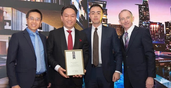 Cặp đôi F2 kín tiếng của gia tộc Sơn Kim Group: Trai tài gái sắc, học trường Top 57 Đại học tốt nhất thế giới, bước đầu tiếp quản cơ nghiệp gia đình - Vimarsana News