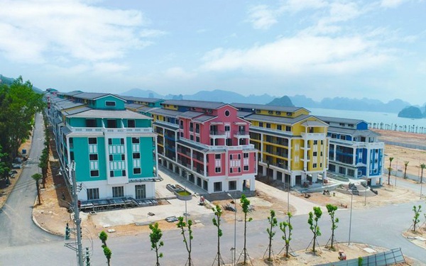 Một phần dự án Khu tổ hợp du lịch nghỉ dưỡng Sonasea Vân Đồn Harbor City – phân khu I ở xã Hạ Long (Vân Đồn, Quảng Ninh) hiện đang được chủ đầu tư thế chấp ngân hàng BIDV. Một phần dự án Khu tổ hợp du lịch nghỉ dưỡng Sonasea Vân Đồn Harbor City – phân khu I ở xã Hạ Long (Vân Đồn, Quảng Ninh) hiện đang được chủ đầu tư thế chấp ngân hàng BIDV.