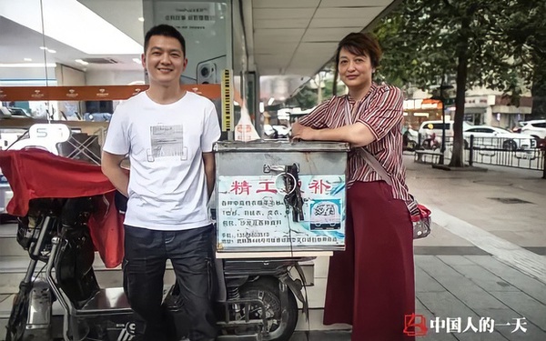 Từ "con trai cưng" nằm nhà ăn bám mẹ, đến "thần đồng may vá" nức tiếng xa gần giúp hồi sinh ngành nghề sắp "tuyệt chủng" ở Trung Quốc - Vimarsana News