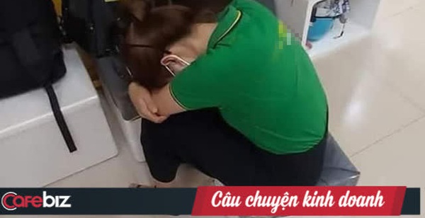 Nhân viên chuỗi bách hoá phơi bày thực tế bức bối phía sau quầy rau kệ thịt: Làm ca 12h/ngày, lương thấp nhưng đa nhiệm từ thu ngân, mổ cá, nhặt rau, xếp kho, đến... rửa thùng rác! - Vimarsana News