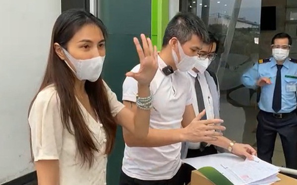 Công Vinh và Thủy Tiên trong buổi livestream. Ảnh: Huy Hậu. Công Vinh và Thủy Tiên trong buổi livestream. Ảnh: Huy Hậu.