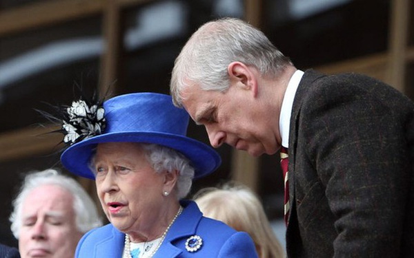 Hoàng tử Anh "rơi nước mắt" khi bị mẹ tước bỏ mọi thứ, vợ cũ và con gái có phản ứng gây bất ngờ