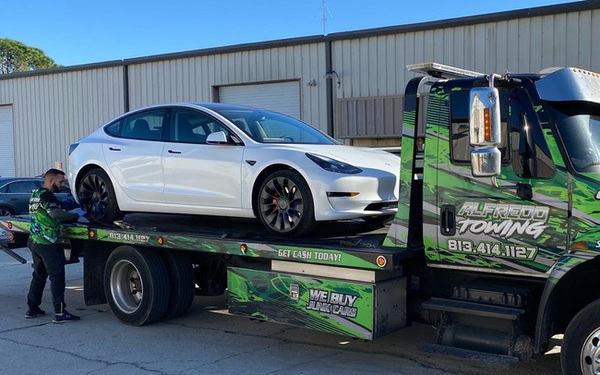 Tesla giao Model 3 cho khách mà quên… lắp má phanh, bị truy vấn vẫn nói ‘chuyện bình thường ở huyện’