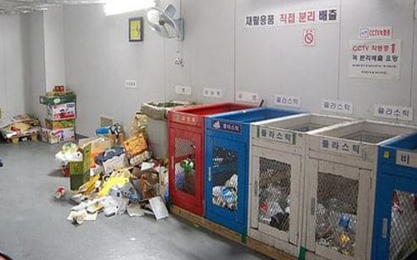 Nghệ thuật đổ rác tại Hàn Quốc: Rác bao nhiêu trả tiền bấy nhiêu, người dân thậm chí phải quẹt thẻ để vứt bỏ đồ ăn thừa Nghệ thuật đổ rác tại Hàn Quốc: Rác bao nhiêu trả tiền bấy nhiêu, người dân thậm chí phải quẹt thẻ để vứt bỏ đồ ăn thừa