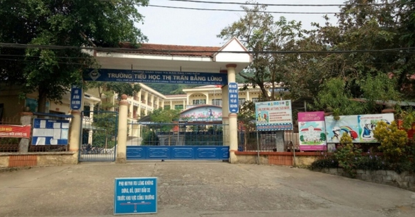 Trường Tiểu học Thị Trấn Bằng Lũng, huyện Chợ Đồn nơi tập trung các ca sốt cao do cúm B. Ảnh Cổng thông tin huyện Chợ Đồn, Bắc Kạn. Trường Tiểu học Thị Trấn Bằng Lũng, huyện Chợ Đồn nơi tập trung các ca sốt cao do cúm B. Ảnh Cổng thông tin huyện Chợ Đồn, Bắc Kạn.