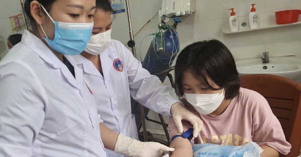 Lấy mẫu xét nghiệm cho trẻ ở huyện Chợ Đồn. Ảnh: CDC Bắc Kạn Lấy mẫu xét nghiệm cho trẻ ở huyện Chợ Đồn. Ảnh: CDC Bắc Kạn
