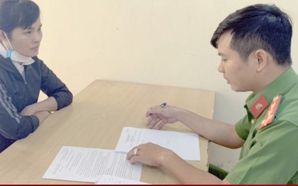 Nguyễn Thị Y.H. tại cơ quan Công an. Nguyễn Thị Y.H. tại cơ quan Công an.