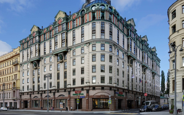 The international hotel chain decided not to give up Russia but made a different move