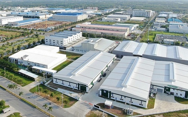 Why are so many giants like Vingroup, Hoa Phat, and FDI enterprises racing to pour money into industrial real estate?