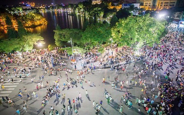 Hoan Kiem Lake (Hanoi) pedestrian street can reopen this weekend