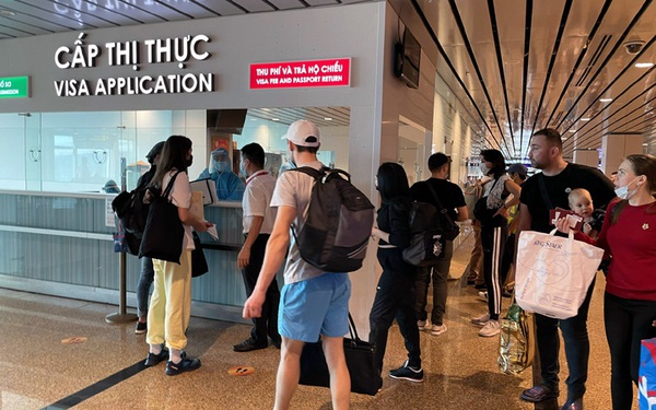 Việt Nam mở bung cửa đón khách quốc tế: Miễn visa đơn phương cho 13 nước và song phương cho 88 quốc gia, vùng lãnh thổ