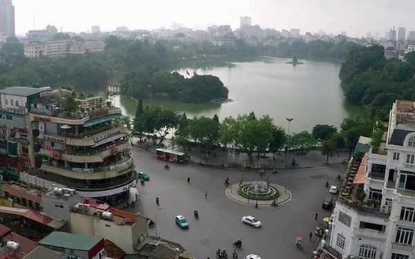 Hanoi officially reopened Hoan Kiem Lake walking street from March 18