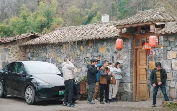 Chinese village buys 40 Tesla cars to go to street vendors