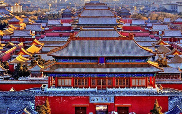 The Forbidden City has 9,999 rooms but absolutely no toilets, so how did tens of thousands of people in the past “settle” it?