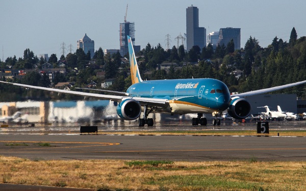 Vietnam Airlines stops flying to Russia