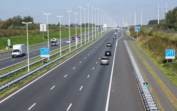 Through investment in Bien Hoa expressway