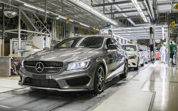 Mercedes-Benz factory suddenly had to close because… a cat