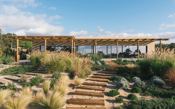 Isolated villa in the desert of Portugal