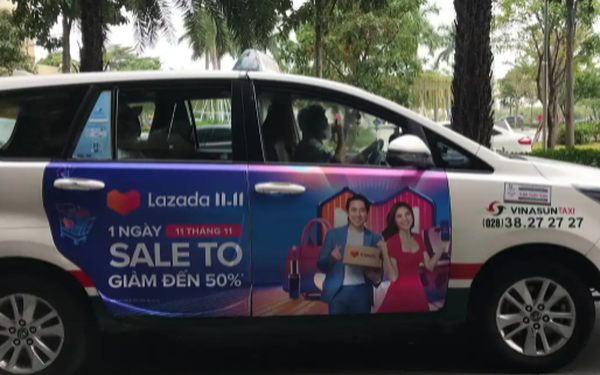 What “weapon” is Lazada using to beat Shopee to regain the throne in the Southeast Asian e-commerce market?