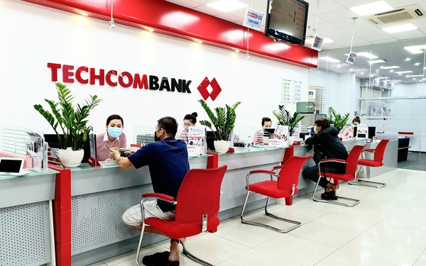 Techcombank: LNTT quý 1 đạt 6,8 ngàn tỷ đồng, giữ lại toàn bộ lợi nhuận để đầu tư vào số hóa, dữ liệu và nhân tài