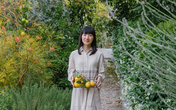 “Thánh nữ dọn nhà" Marie Kondo: Sống ngăn nắp từ nhỏ, 15 tuổi đọc được cuốn sách bán chạy nhất Nhật Bản, xây dựng đế chế toàn cầu