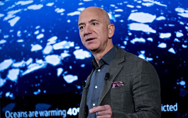Amazon boss Jeff Bezos lost  billion in just 1 hour