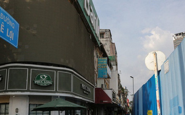 People in the “golden land” of Ho Chi Minh City are happy when the barrier of the Metro project is about to be dismantled after 8 years