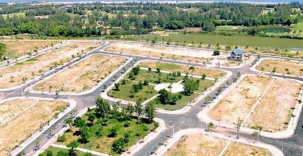 The land on which the parcel is divided must have at least one side adjacent to the road