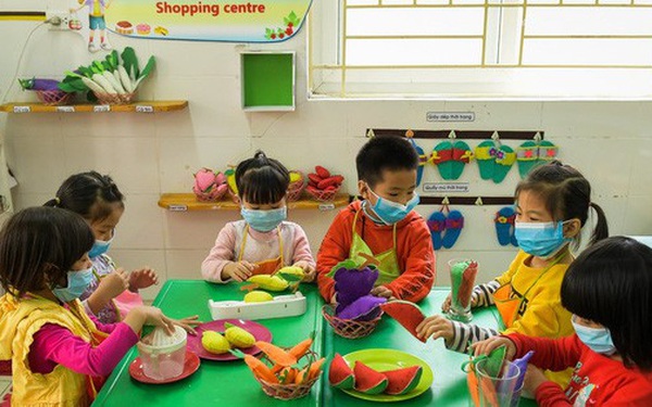 Only Hanoi has not yet allowed preschool children to go back to school