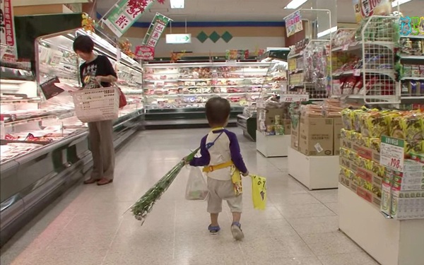 A 2-year-old baby is assigned the task of going to the market alone, going 1km to buy things for his mother