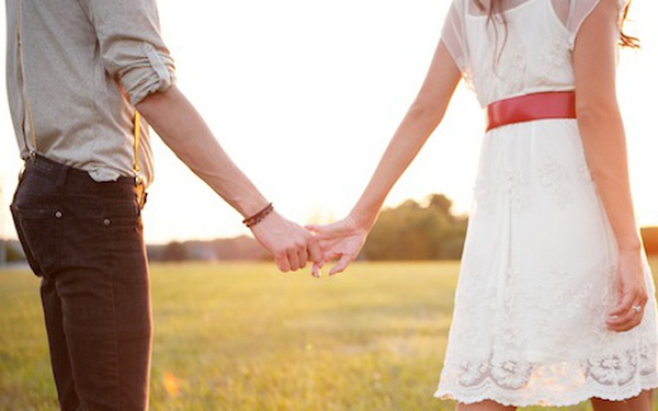 Sticking to the ‘love charm’ of the female accountant, the old boss ‘breaks the burden’ in the middle of the road