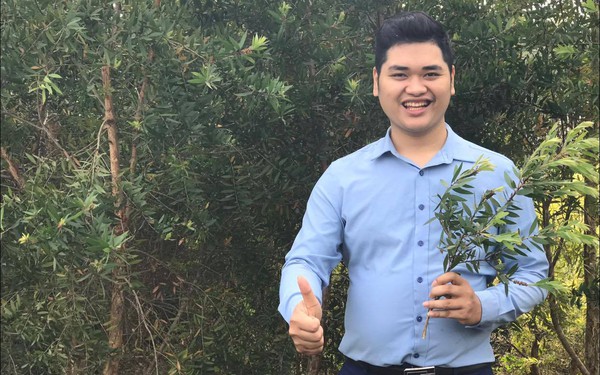 The 25-year-old boy dropped out of college and returned to his hometown, earning billions thanks to his passion for leaves