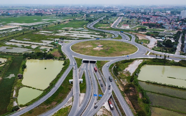 Close-up of a hundred billion underground tunnel at the intersection of National Highway 18, Hanoi Expressway