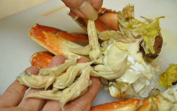 Experts point out 3 parts that absolutely should not be eaten of crabs, which should be removed immediately