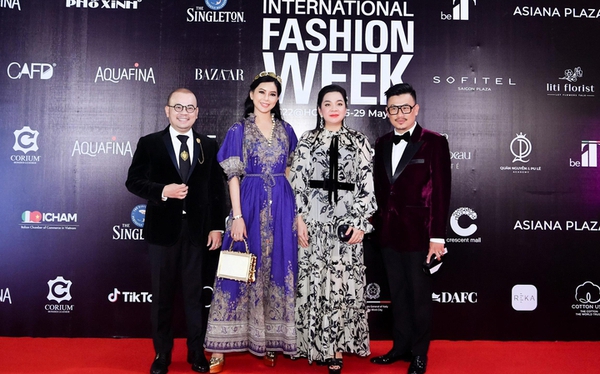 Doanh Nhân Thuỷ Tiên Cùng Con Gái Xuất Hiện Tại Vietnam International  Fashion Week