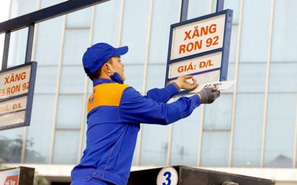 Gasoline price set a record of more than 31,000 VND/liter