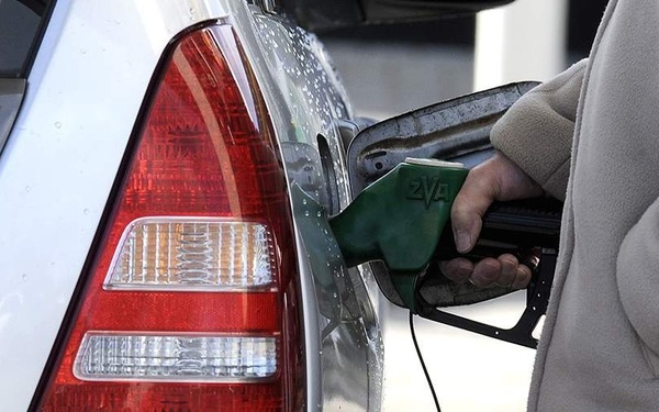 What is the average cost to refill a car gas tank in the UK?