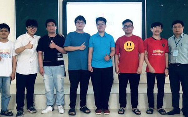 Vietnamese students win 7 gold and silver medals at the Asian Informatics Olympiad