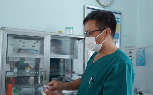 Tủ thuốc trống rỗng tại một trạm y tế ở TP HCM Ảnh: HẢI YẾN