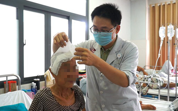 The woman burst a cerebral blood vessel while singing karaoke